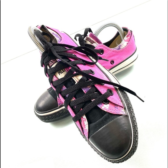 Converse - Picture 3 of 9